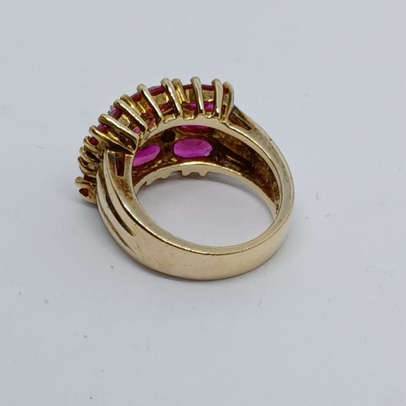 Ladies Ruby ring - Picture 3 of 3